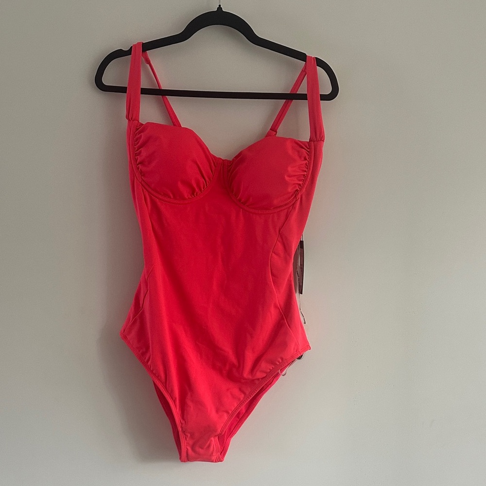 NWT!!!!  Women's Ta3 HOT CORAL One-Piece Swimsuit with Underwire Support